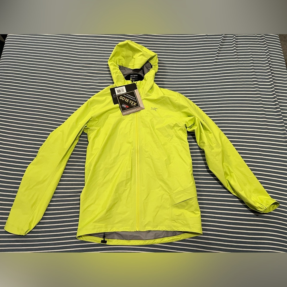 Arc’teryx Gore-Tex Norvan LT Hoody